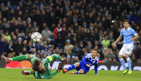 ไฮไลท์ฟุตบอล ยูฟ่า แชมป์เปี้ยนส์ ลีก แมนฯซิตี้ 0-0 ดินาโม เคียฟ