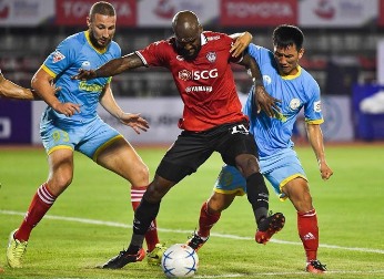 ไฮไลท์ฟุตบอล กระชับมิตรสโมสร SCG เมืองทอง 4-0 ซานนา คานห์ ฮัว